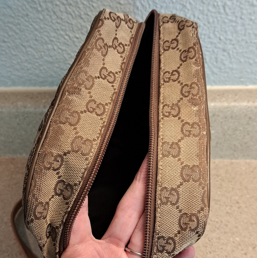 Gucci Crossbody Bag - Picture 14 of 16